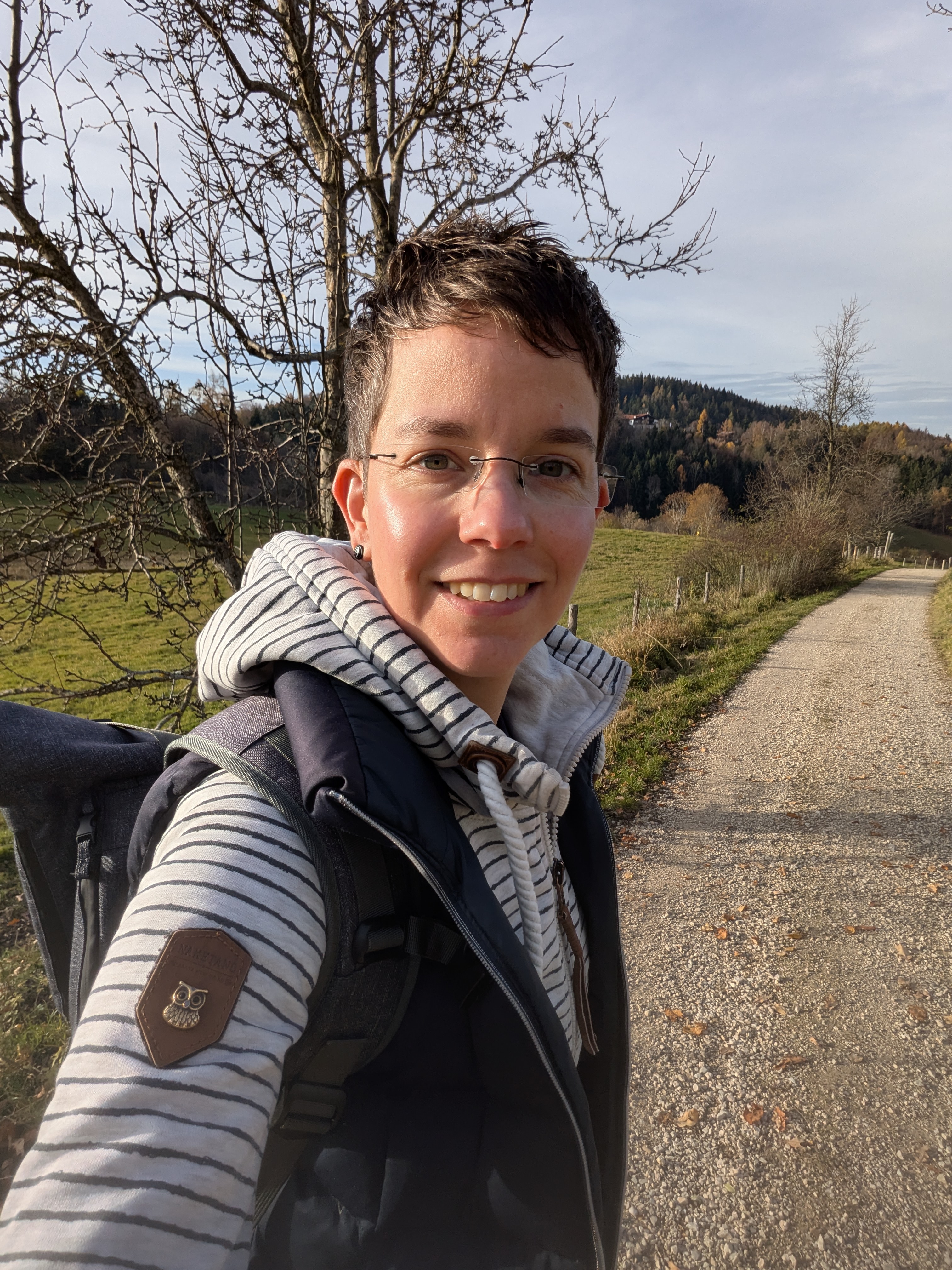 Simone auf Herbstweg